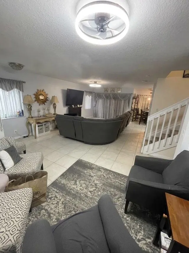 Residence photo 2
