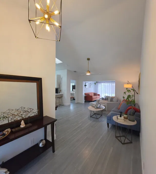 Residence photo 5