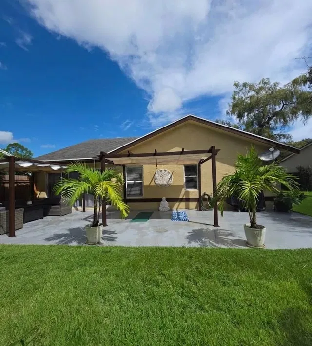 Residence photo 17