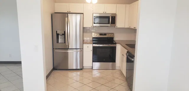  Residence photo 4