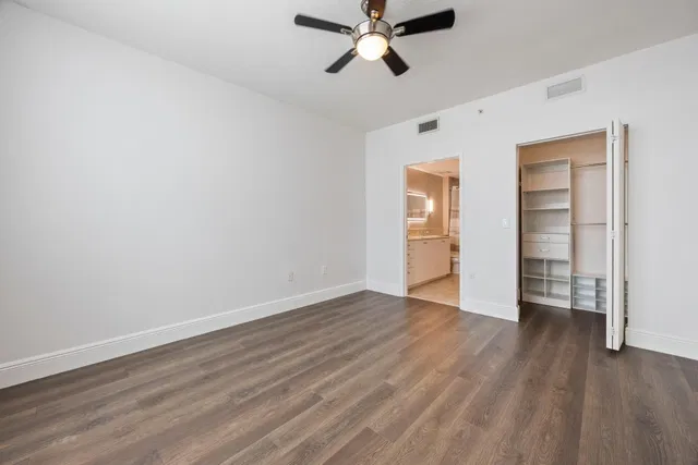  Unit 621 photo 5