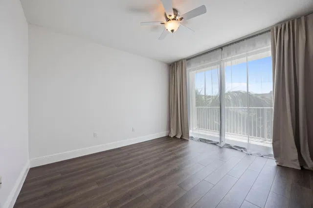  Unit 621 photo 8