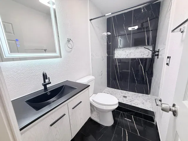 Unit 1 photo 18