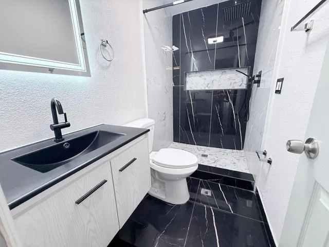 Unit 1 photo 21