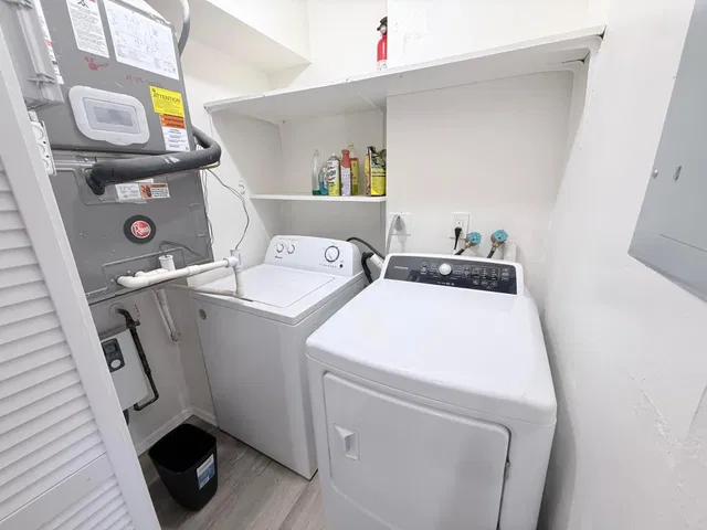 Unit 1 photo 22