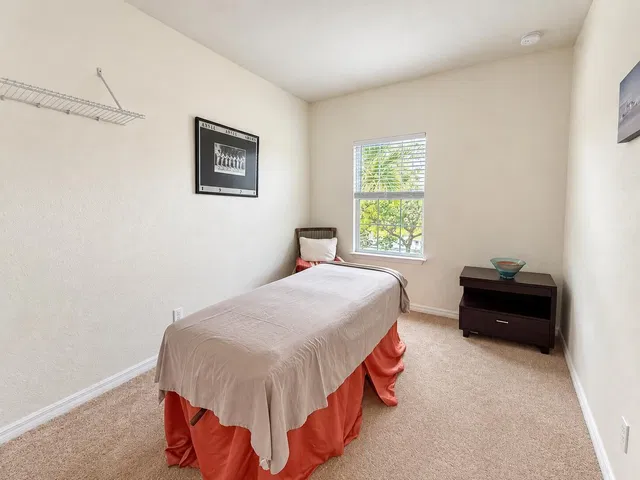 Botanica Unit 105 photo 21