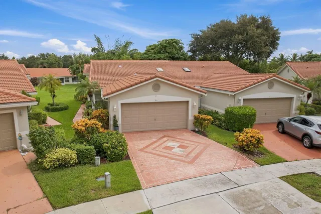 Residence photo 2