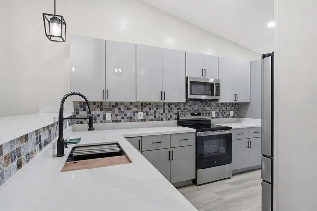 Residence photo 11