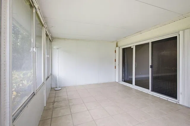 Residence photo 31