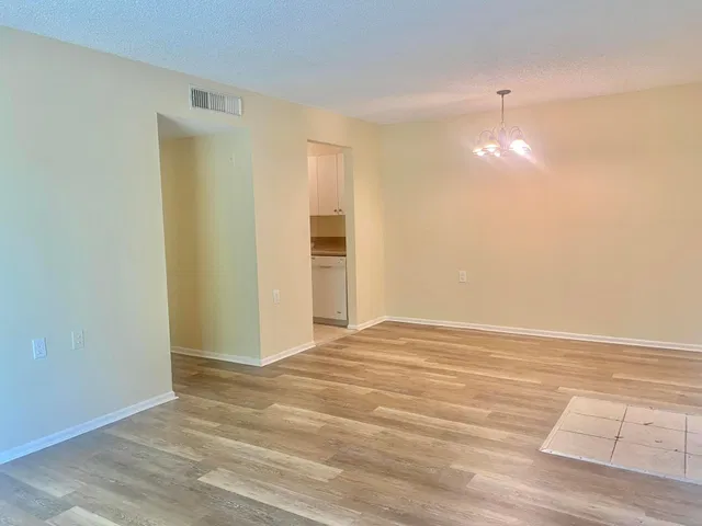 Unit C photo 2