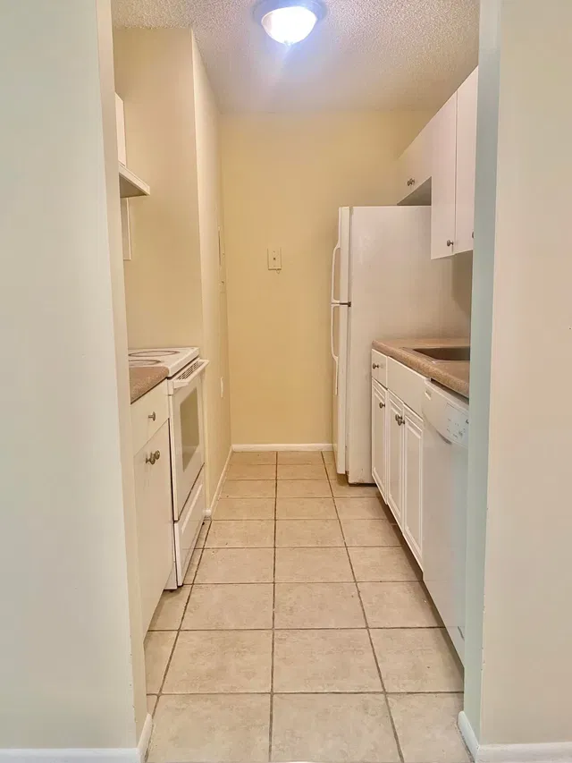Unit C photo 4
