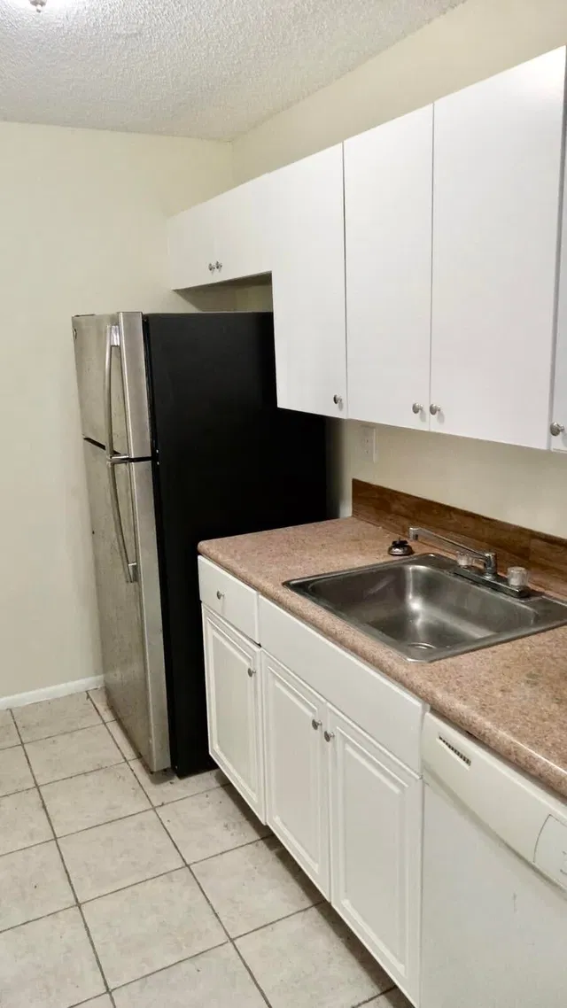 Unit C photo 5