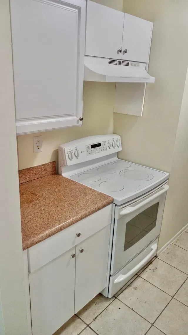 Unit C photo 6
