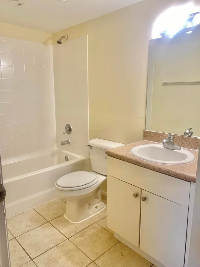 Unit C photo 7