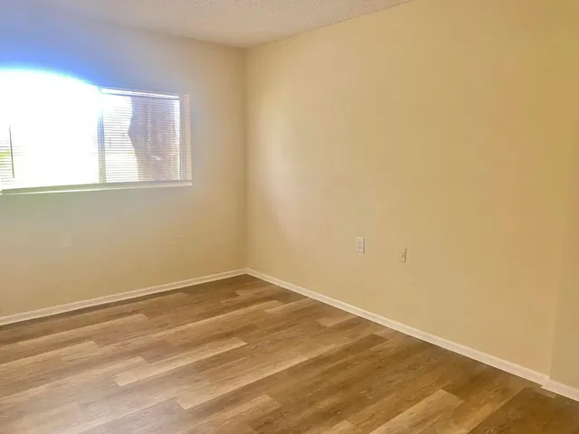 Unit C photo 8