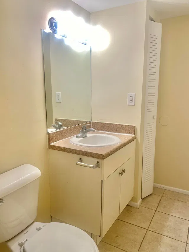 Unit C photo 10