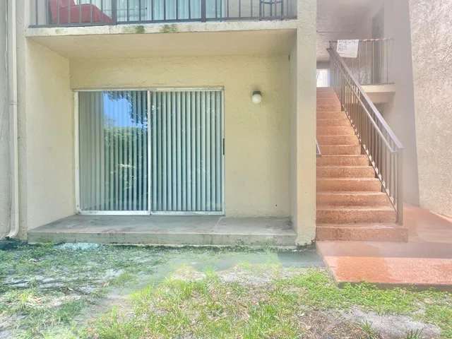 Unit C photo 13