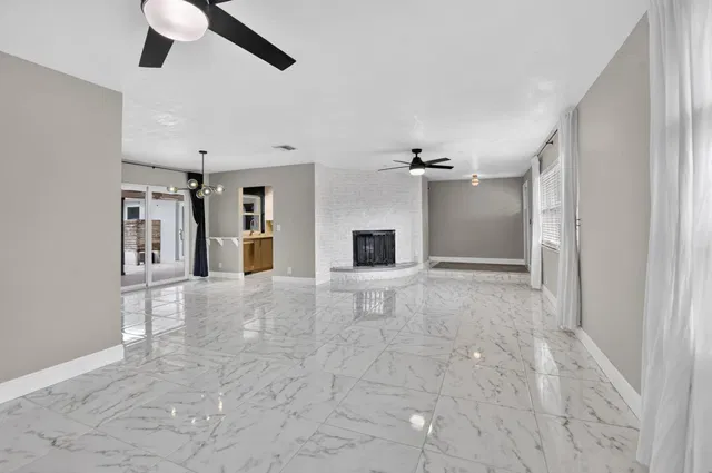 Residence photo 5