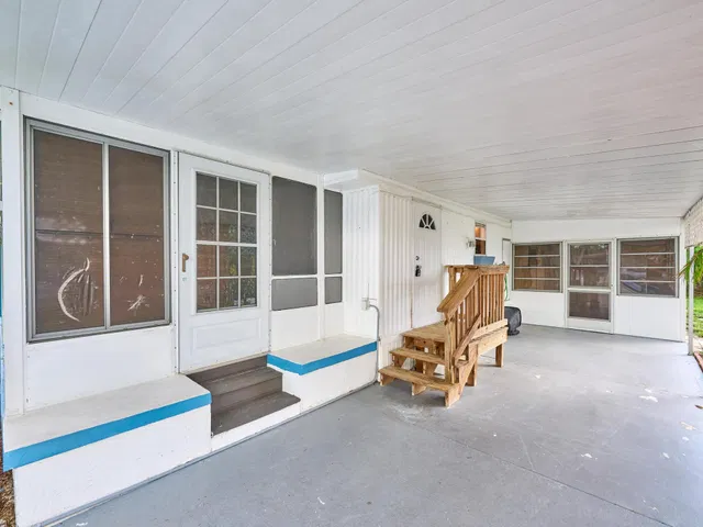 Residence photo 3
