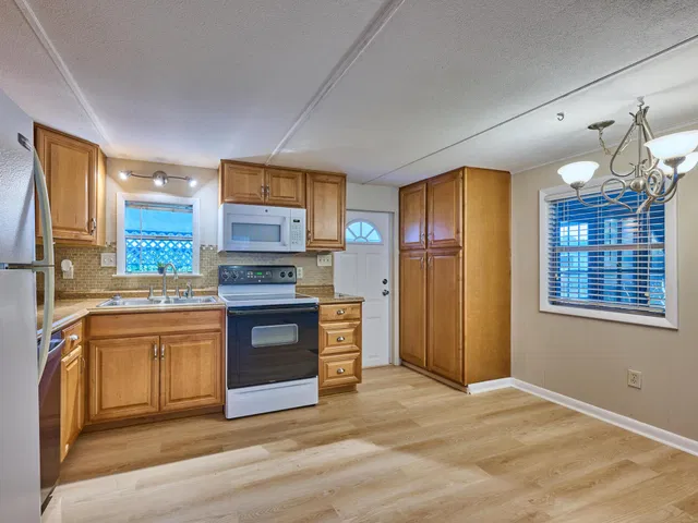 Residence photo 6