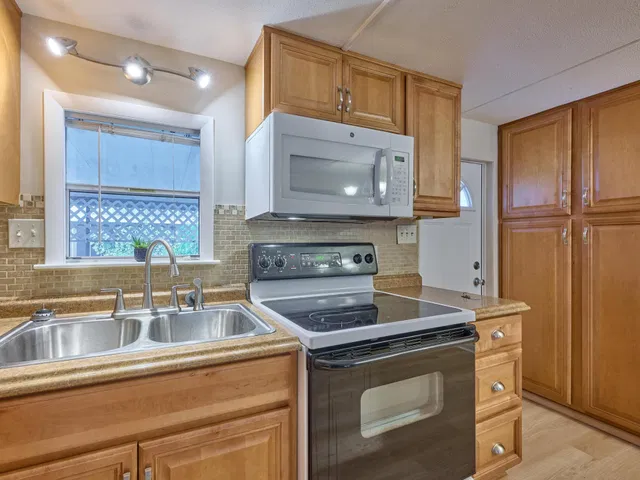 Residence photo 11
