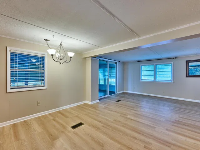 Residence photo 12