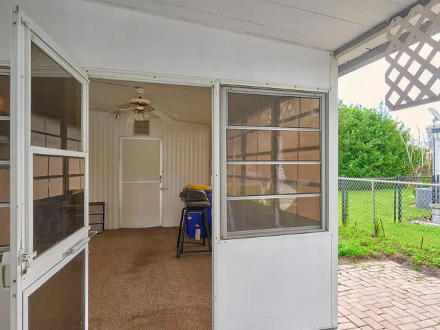 Residence photo 35