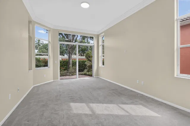  Residence photo 24