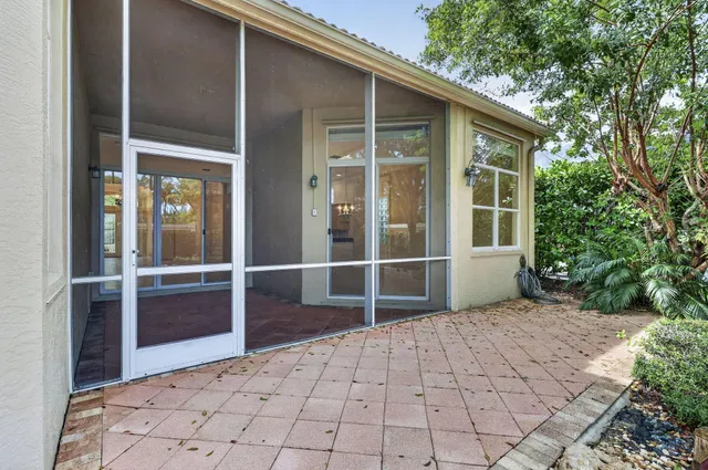  Residence photo 44