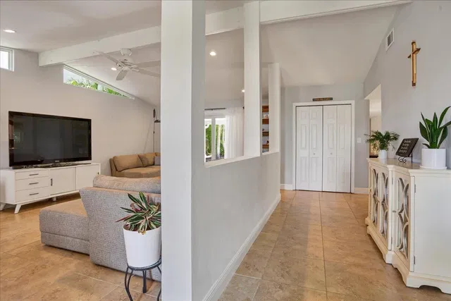  Residence photo 4
