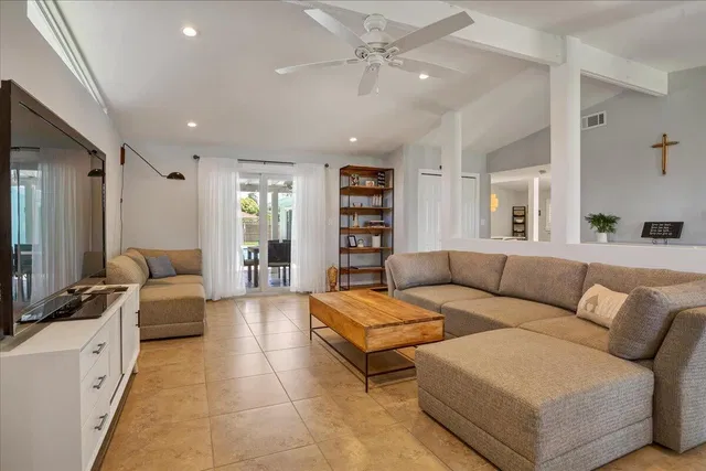  Residence photo 5