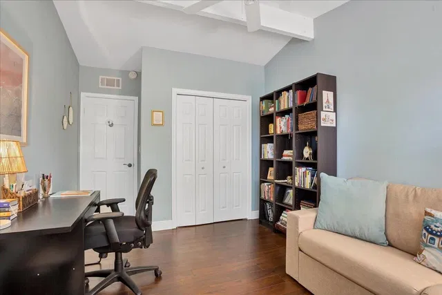  Residence photo 22
