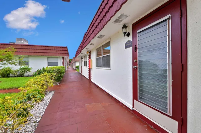Residence photo 3