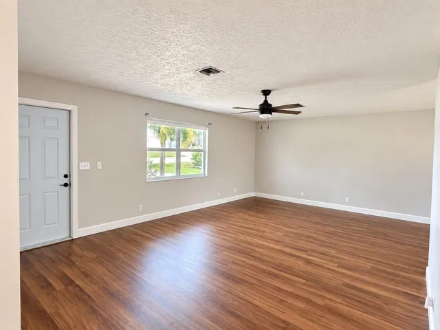 Residence photo 8