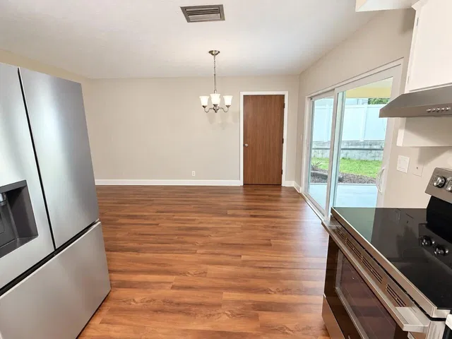 Residence photo 12