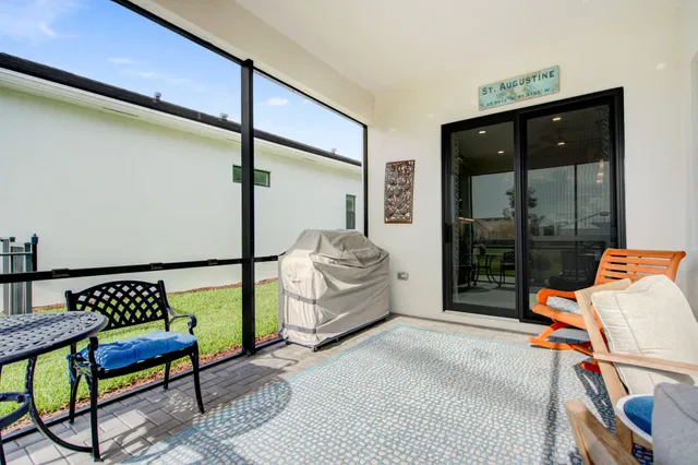 Residence photo 26
