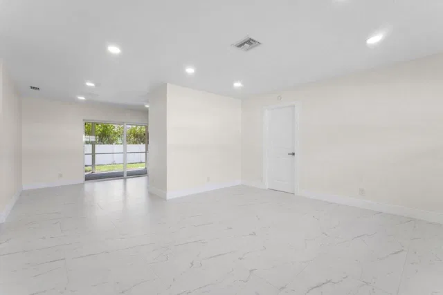 Residence photo 9