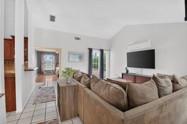 Residence photo 7