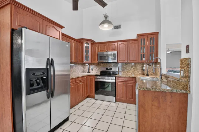 Residence photo 14
