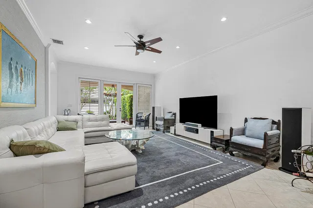 Palm Trail Delray Beach Residence photo 9