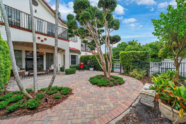 Palm Trail Delray Beach Residence photo 28