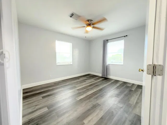 Unit 6 photo 15