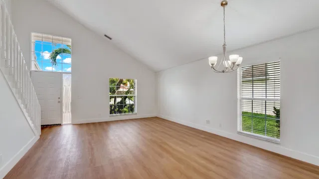 Residence photo 10
