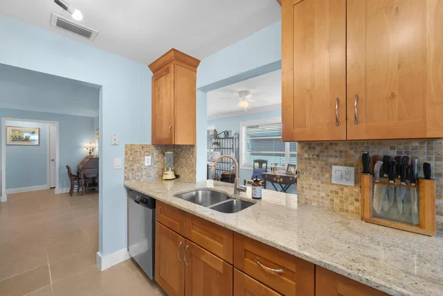 Residence photo 14