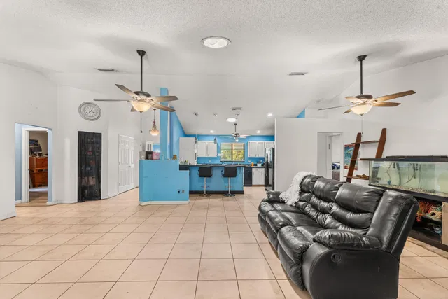 Residence photo 5