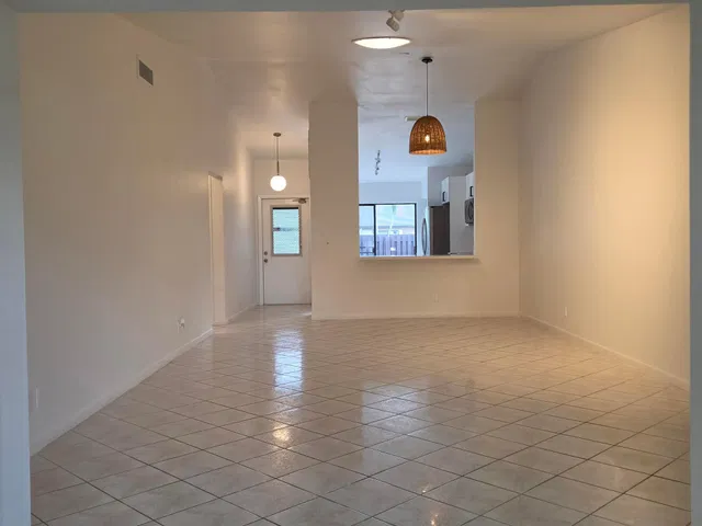  Unit H photo 14