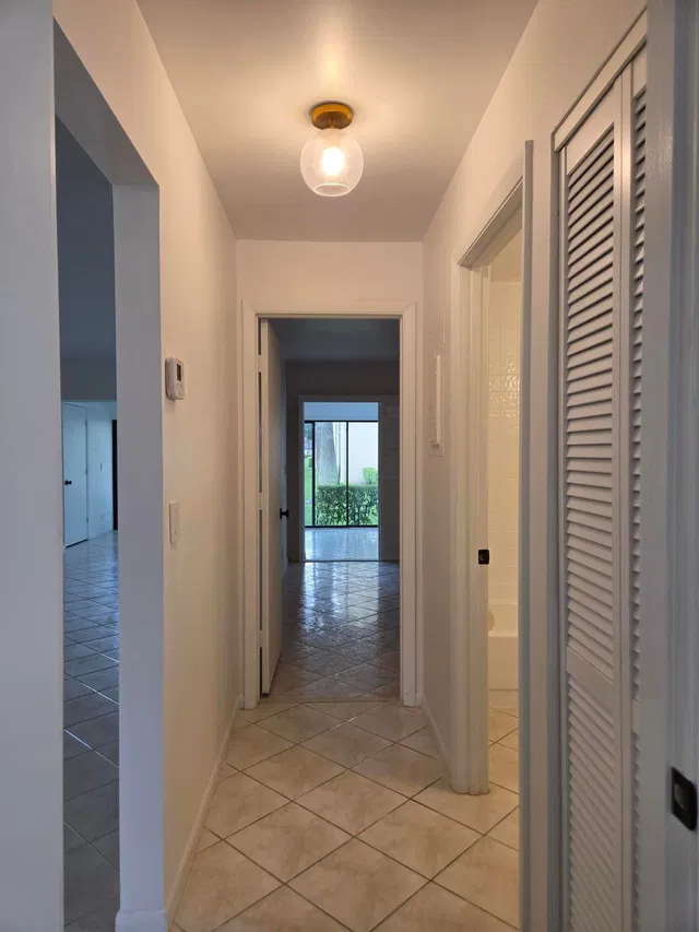  Unit H photo 17