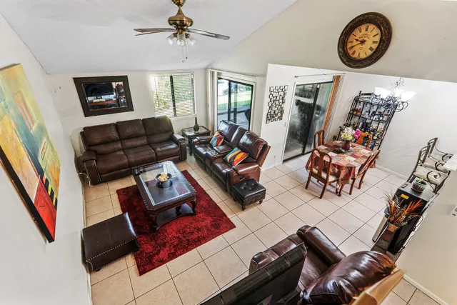  Residence photo 4