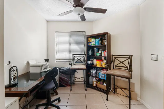  Residence photo 6