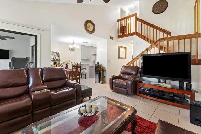  Residence photo 15